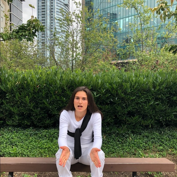 Meet your Posher, Mia - Picture 1 of 1